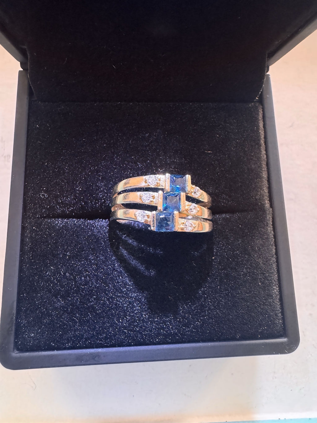 14K Gold Size 7 Woman Ring