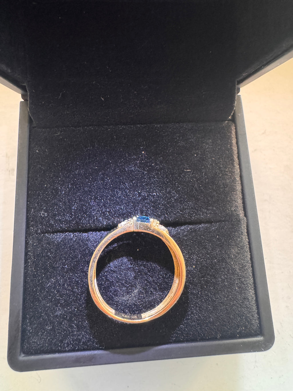 14K Gold Size 7 Woman Ring