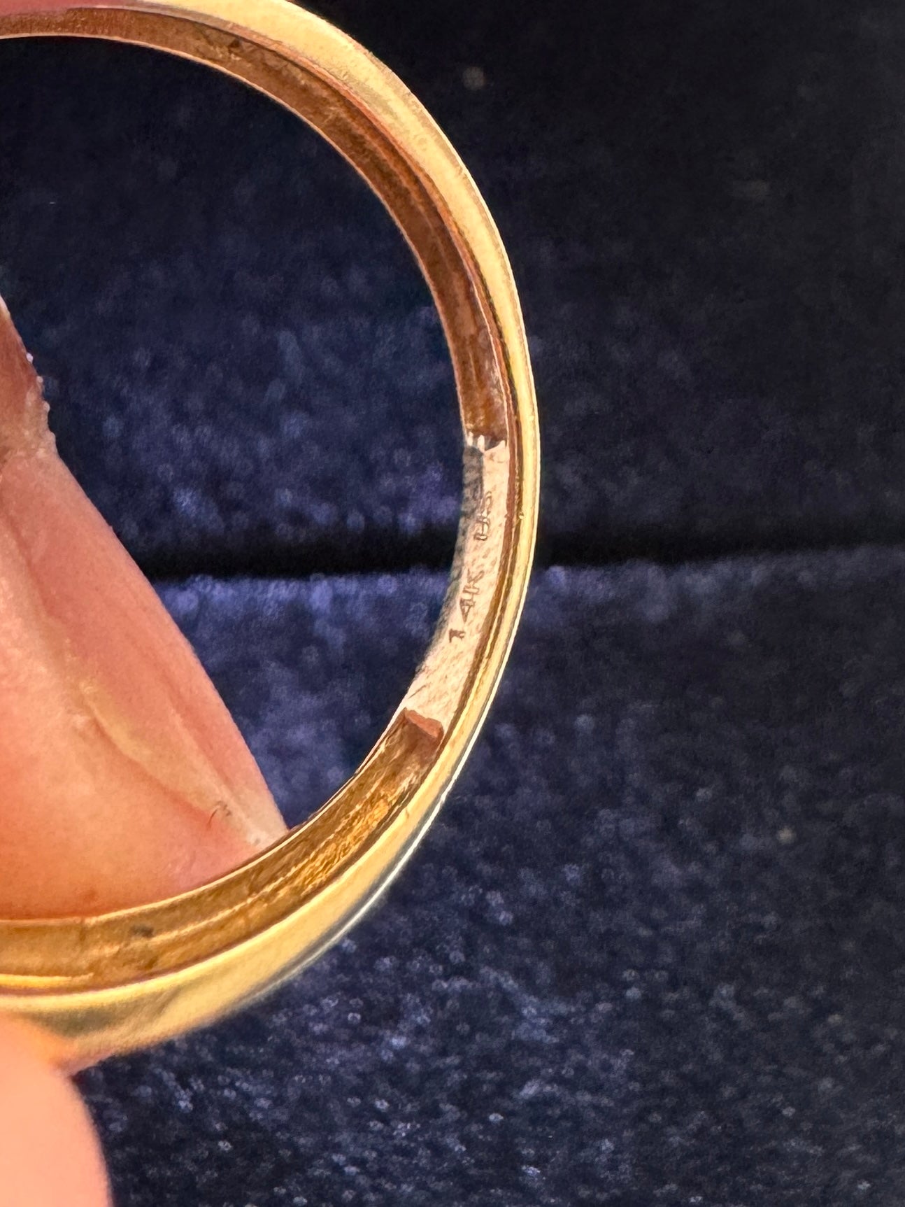 14K Gold Size 7 Woman Ring